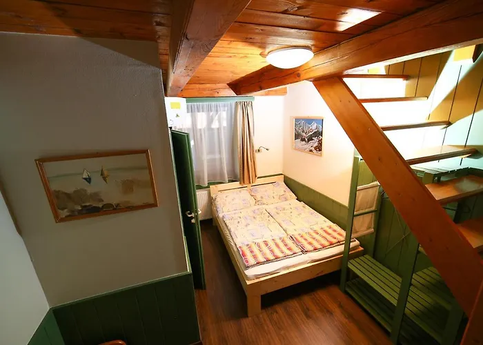 Kisfaludy -sümeg- 3* Sümeg
